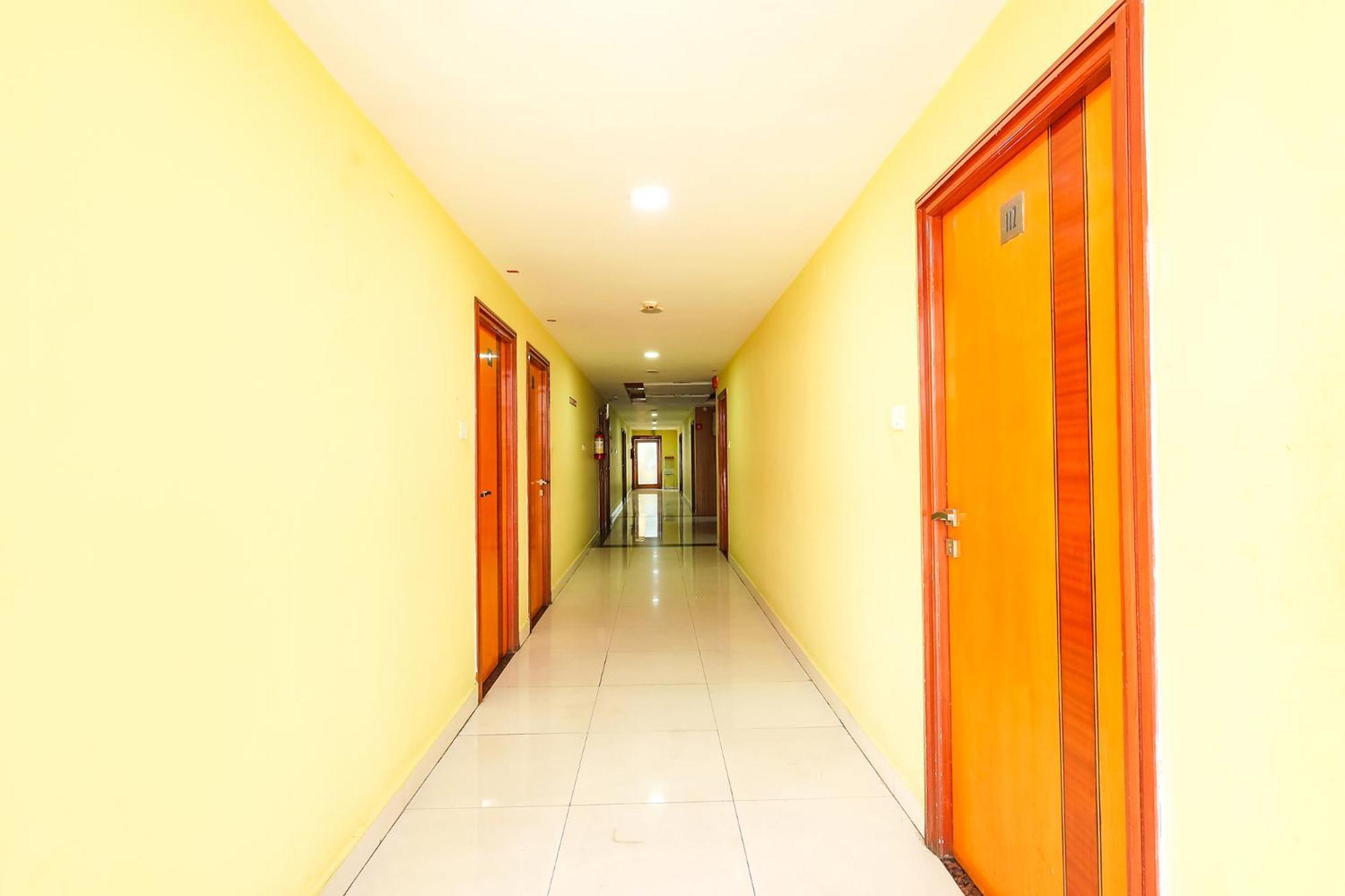 Hotel Fabhotel Prime Mahalaya Residency - Nr International Airport 3*