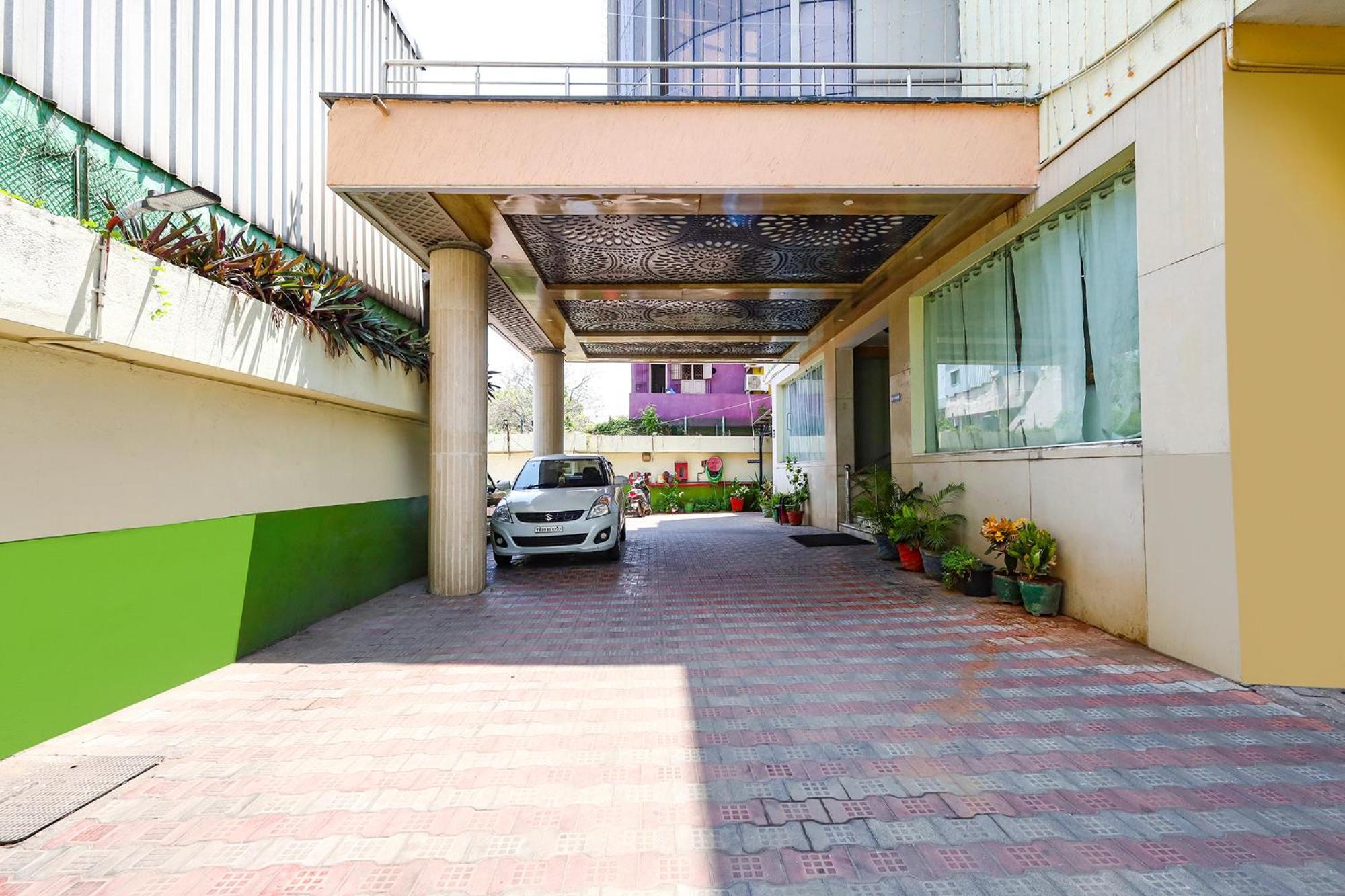 Fabhotel Prime Mahalaya Residency - Nr International Airport