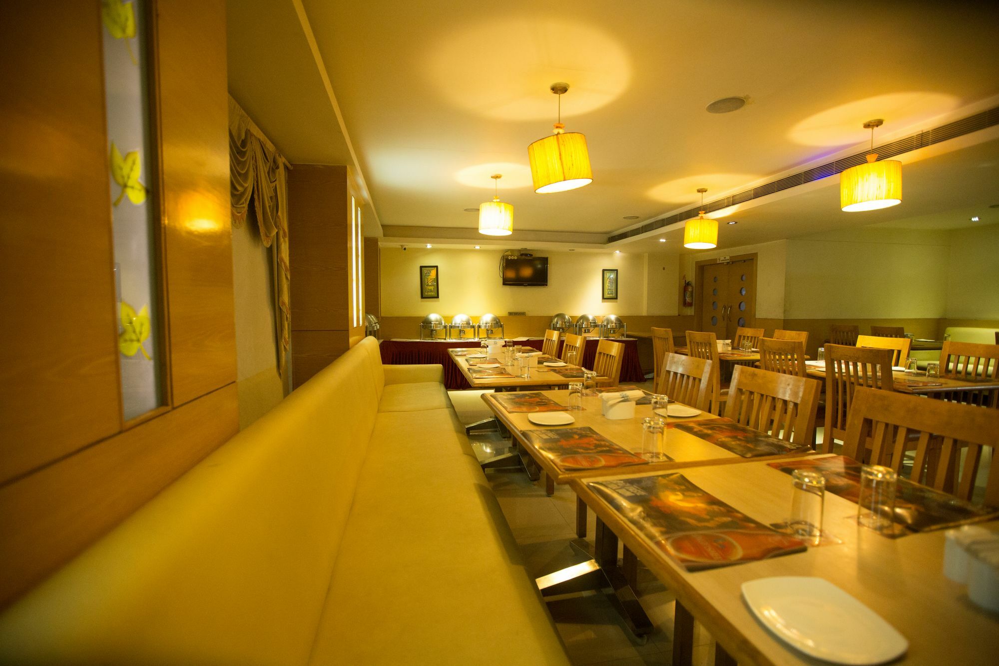 Hotel Fabhotel Prime Mahalaya Residency - Nr International Airport
