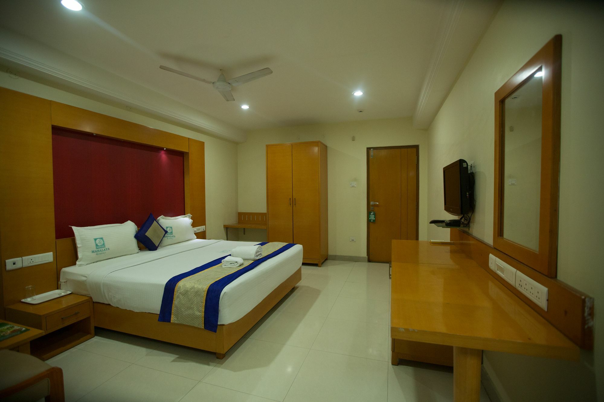 Fabhotel Prime Mahalaya Residency - Nr International Airport